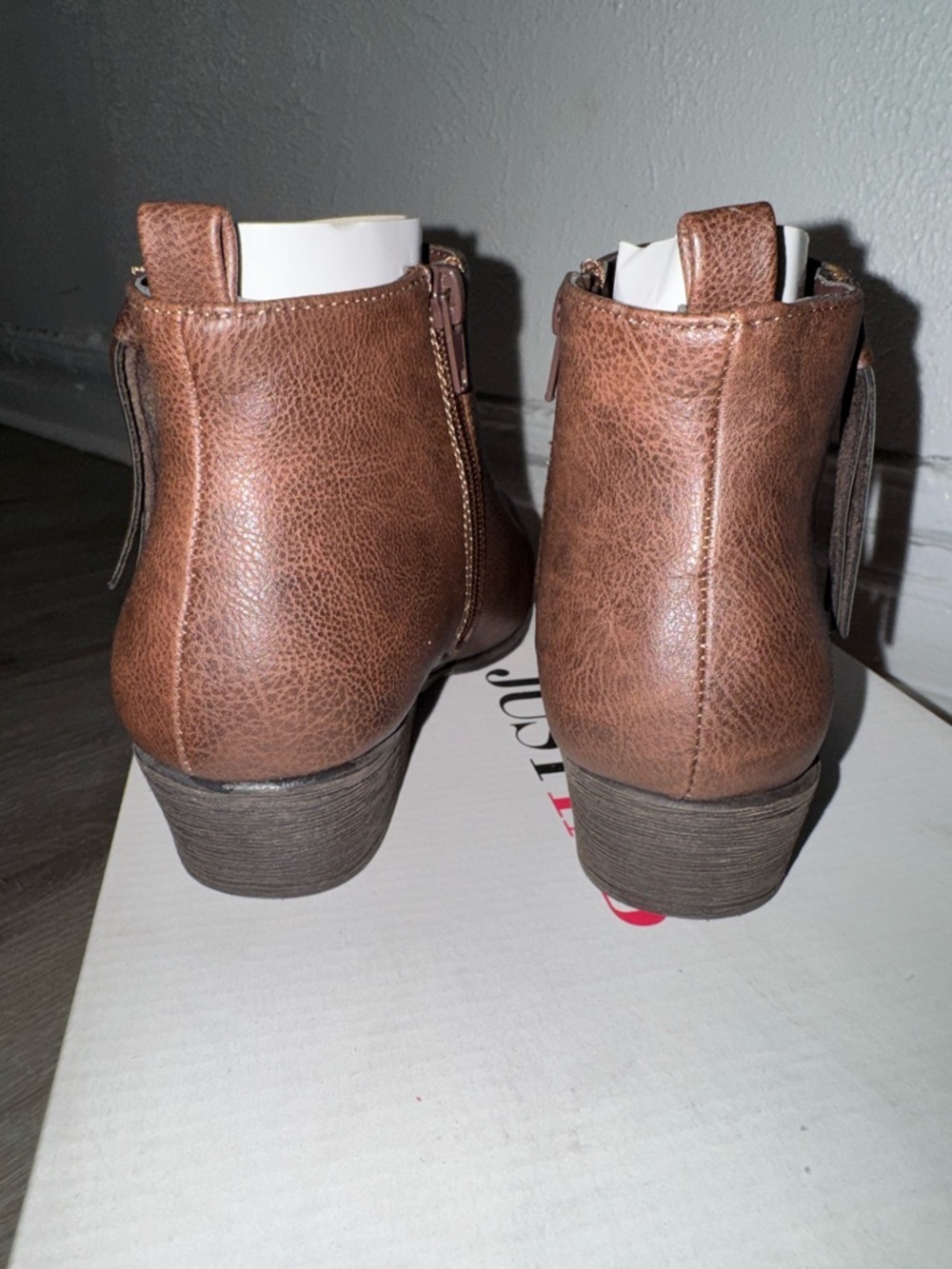 Brown Ankle Booties Tassel Side Zip Low Block Heel Textured US 6.5 - Picture 3 of 7